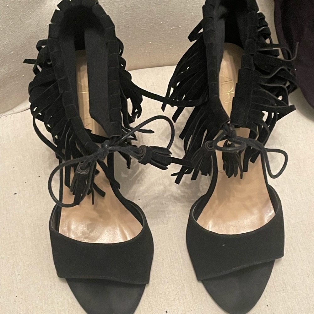 ADRIANA New York Fringe Felt Shoes!